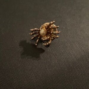 Vintage 70s 1970s Pearl Spider Brooch pin rhinestone rhinestones sparkly sparkle